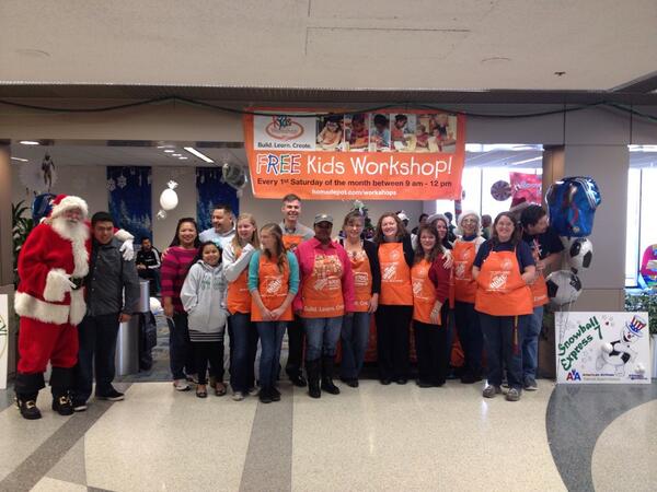 Store 4643 lead by Kelly volunteering their time to celebrate Christmas with the families of our fallen heroes