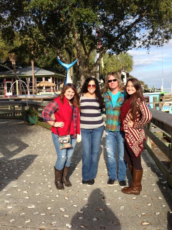 TriciaVanHam's tweet photo. So thankful to my family and friends. I am truly blessed and so very thankful to be alive. http://t.co/CQXAPiyMQS
