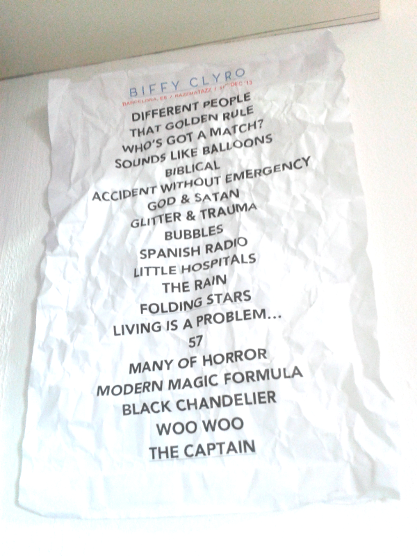 TakeAMuse's tweet image. Y pude coger el setlist de Biffy en Barcelona *-*
