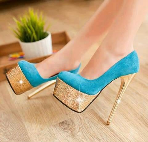 Yfm's tweet photo. :-) RT @YOZA_RELOADED: #HighHeelsThursday. http://t.co/eFX0Qa5f6g