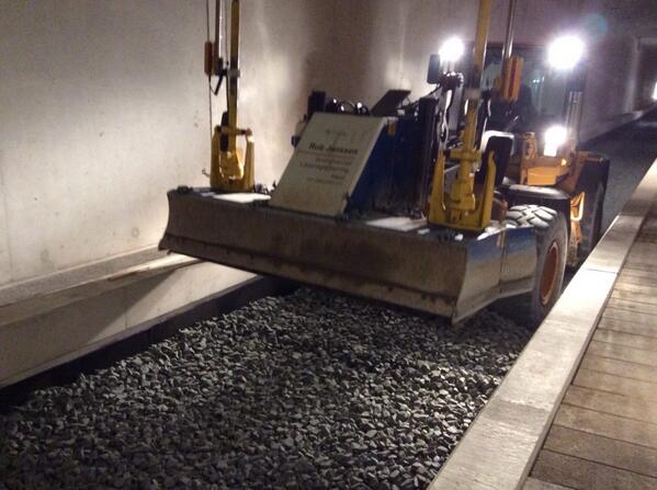 RT <a href="/adtissink/">Ad</a>: Eerste stenen aangebracht voor ballastbed spoortunnel delft.#Cobouw