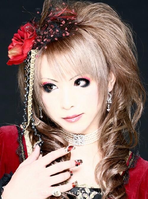 onnagata_bot's tweet photo. Versailles HIZAKI https://t.co/57OFbOU2Gv