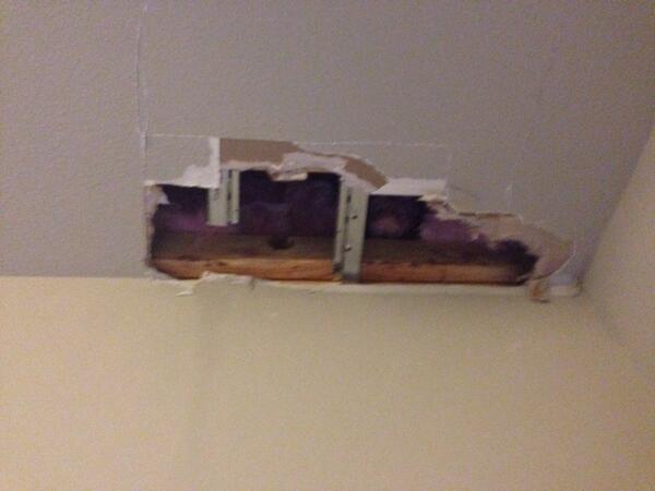 ginamizell's tweet image. Not how I was intending to start my Thursday. #pipeproblems