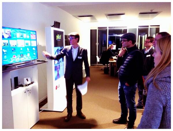 DIPTV's tweet photo. Premiere für das pilot Screentime Lab: Damian Rodgett zeigt innovative Web-TV, Smart-TV und Digital-Signage Geräte http://t.co/90G5IbgvRn