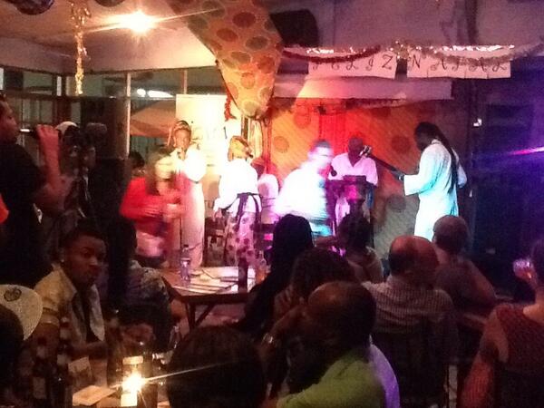 Complacad's tweet photo. Hoje no ICMA “@chuquela: Banda Eyuphuro a entrar no palco http://t.co/Vdl3seW4lh”