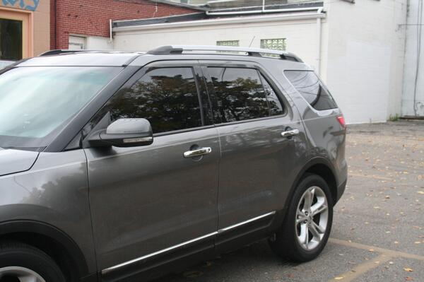 GCI_Wraps's tweet image. Get TINTED today! $99 Special... #windowtint #tint #windows