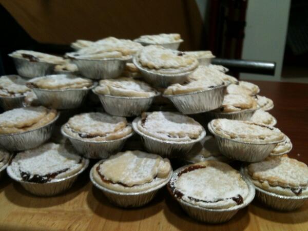 supportkings's tweet photo. @supportkings: Our guests will have the chance to sample one of these delish treats @Kings100artwork #mincepies http://t.co/EHt7zDEdJI
