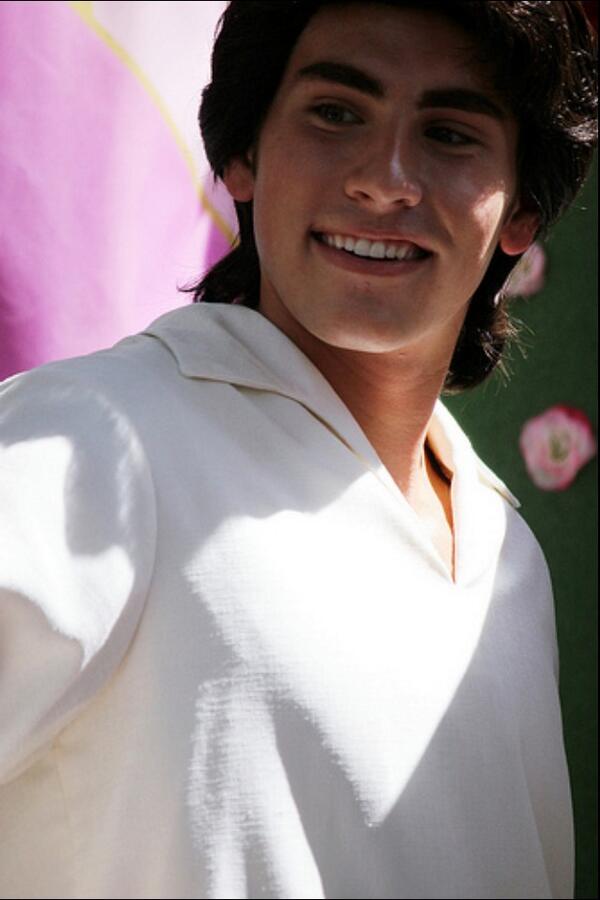 LoveSaranda's tweet image. 