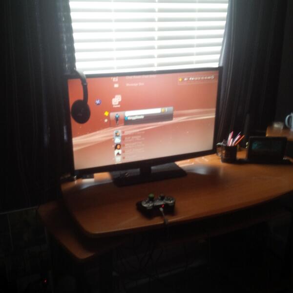 KinggSteelo's tweet image. Taking the day off to play back my good old ps3