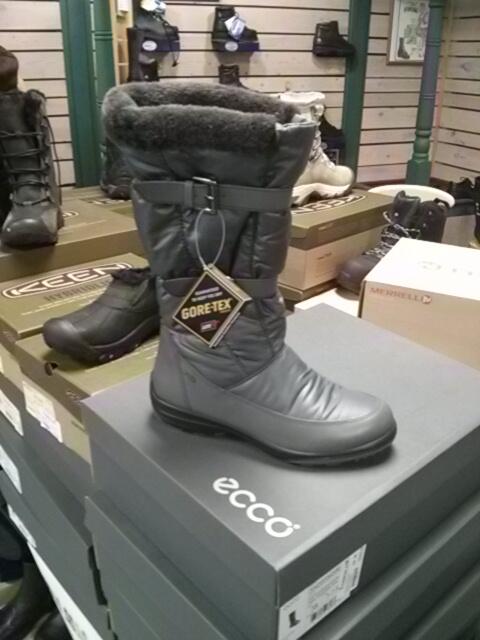 ecco voyage boots