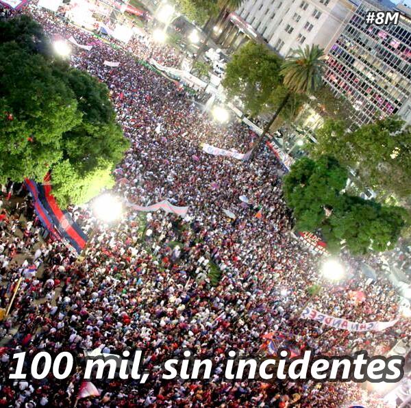 MundoAzulgrana's tweet photo. Tres veces más de gente y un comportamiento ejemplar. 
Hijo: aprendé de papá. http://t.co/dtLA2Xe5n8