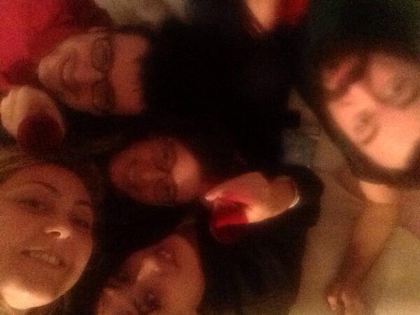 IngridMagnoni's tweet image. Sempre più uomini sul divano #sofasingle! Grande finale di #xf7 @XFactor_Italia  @SkyUno