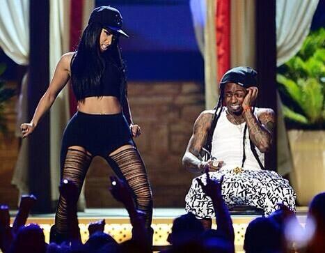 InsaneForWayne's tweet photo. “@Girl_Addictions: Lil Wayne and Nicki Minaj #4 #HighSchoolLive http://t.co/JDguya6F8J”his face <3