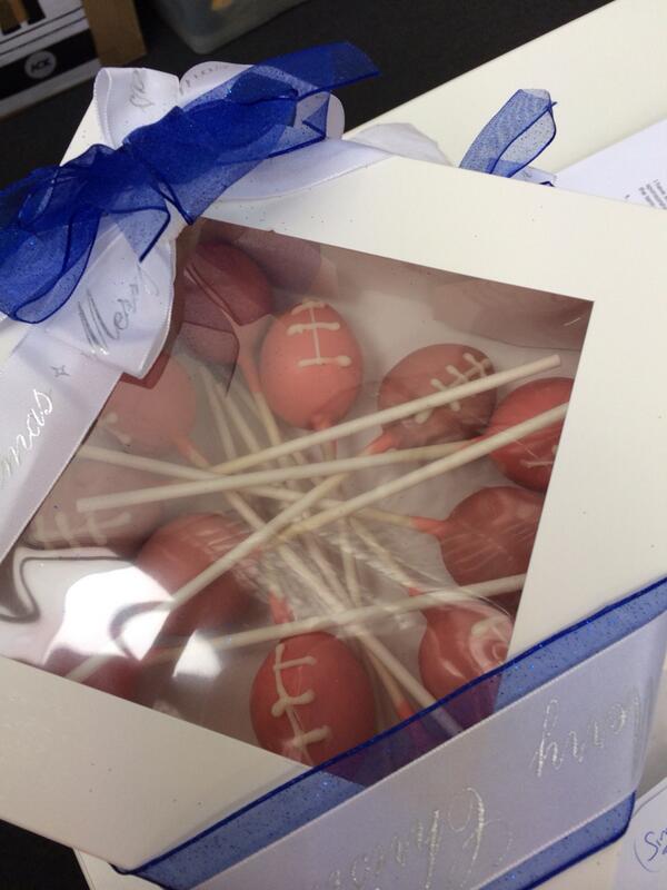 TheOfficial2XU's tweet image. Christmas is early! Many thanks to @NorthKangaroos for this box of goodies #highperformancefuel