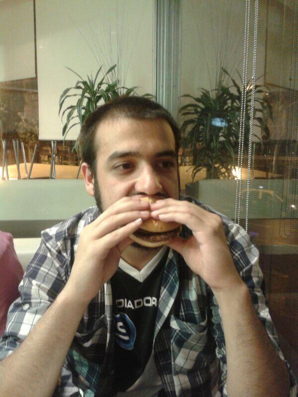 rchichoa's tweet photo. También gracias a McDonalds por felicitar al campeón de sudamerica! http://t.co/UWYtdisjUE