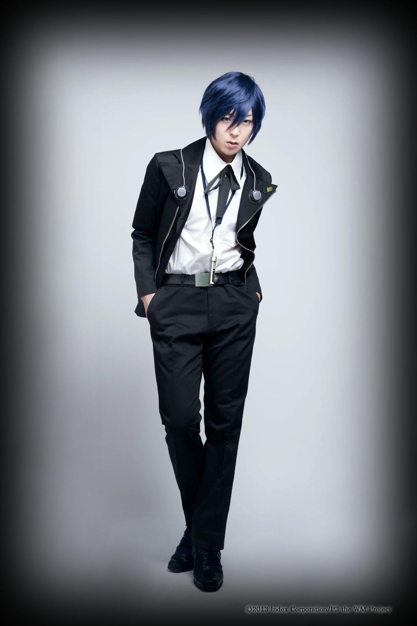 Lol Inc P3thewm まずは蒼井翔太さん演じる男性主人公 先日のビジュアル公開のときにも話題になりました渾身のキャラ写ですが 今回は全身 心も体も主人公になり切ってます そして名前は 汐見朔也 しおみさくや Http T Co 1dsjynxvr8