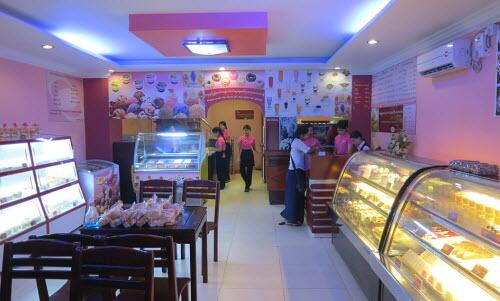 YangonGuide's tweet image. PPQ bakery and Icecream #Yangon try the moccacake #cakes #Myanmar #Bakery

globaltravelmate.com/asia/myanmar/y…