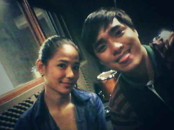 MackyAlca's tweet photo. With rosario alegre.. @devonseron17 :') Ganda super oh :') http://t.co/PKG0O8gzCK