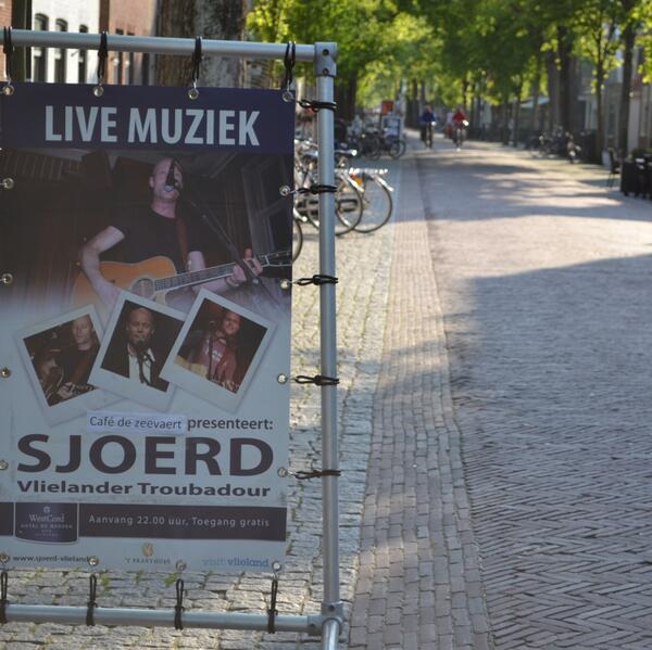 zaterdag vanaf 22:00 weer #livemuziek <a href="/cafedezeevaert/">cafedezeevaert</a> en doorfeesten tot laat!!! #vlieland
