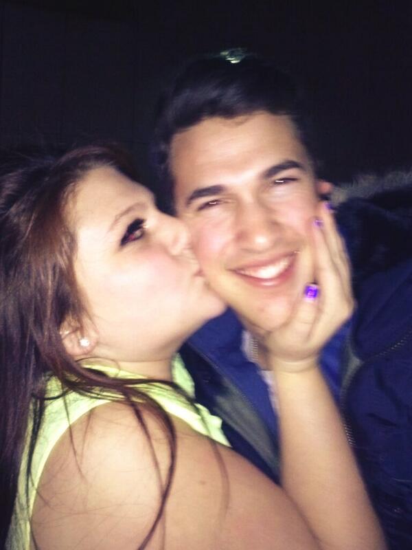 xoBENNICIxo7795's tweet photo. LIFE MADE! #fanforlife #timeflies #kiss #fire #cal #love #fromthebegining @whatupcal @robresnick @TheLPHeff http://t.co/F7Uw1zC6DT