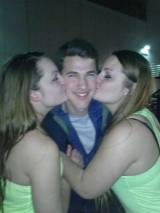 _Emika's tweet photo. @TheLPHeff @whatupcal @robresnick waiting out in the cold was totally worth it to meet this stud at the concert. http://t.co/BvwqUYTdR3