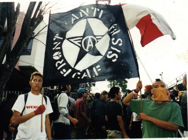 keosanarki's tweet photo. FRONT ANTI FASIS http://t.co/NQh9A4ikDK