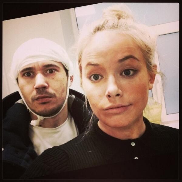 TNT_Online's tweet photo. Зоя Бербер и Станислав Тляшев желают тебе отличного дня! #реальныепацаны #ТНТ http://t.co/A6mK64bCHZ