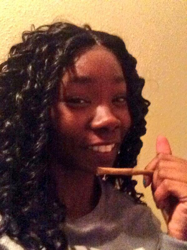MrsYittyBitty's tweet photo. Smoke that shit .... http://t.co/dOYAsoNDXt