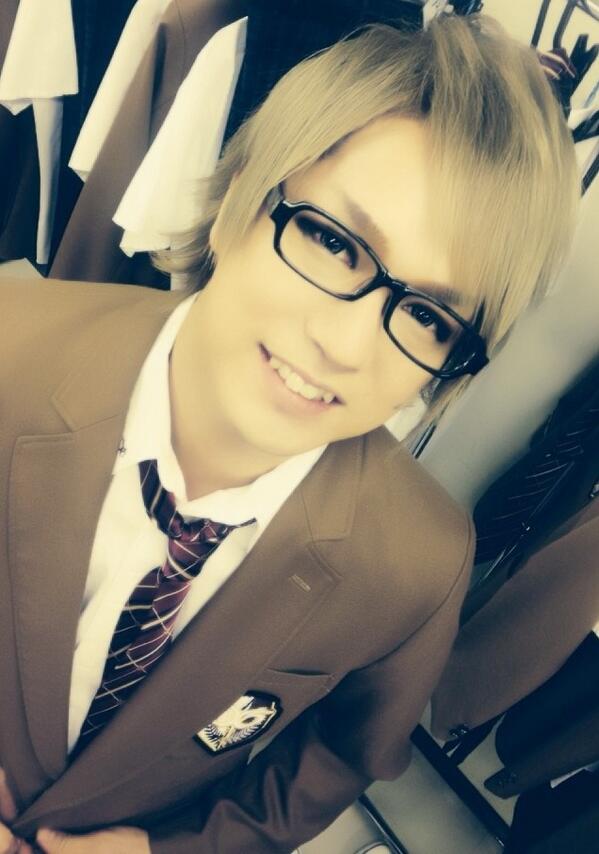 Dueljewelばる 千葉分校初日お疲れ様 寒い中購買部に並んでくれたみんなありがたきー 明日もおきばる E Http T Co Cjy56gmrdj