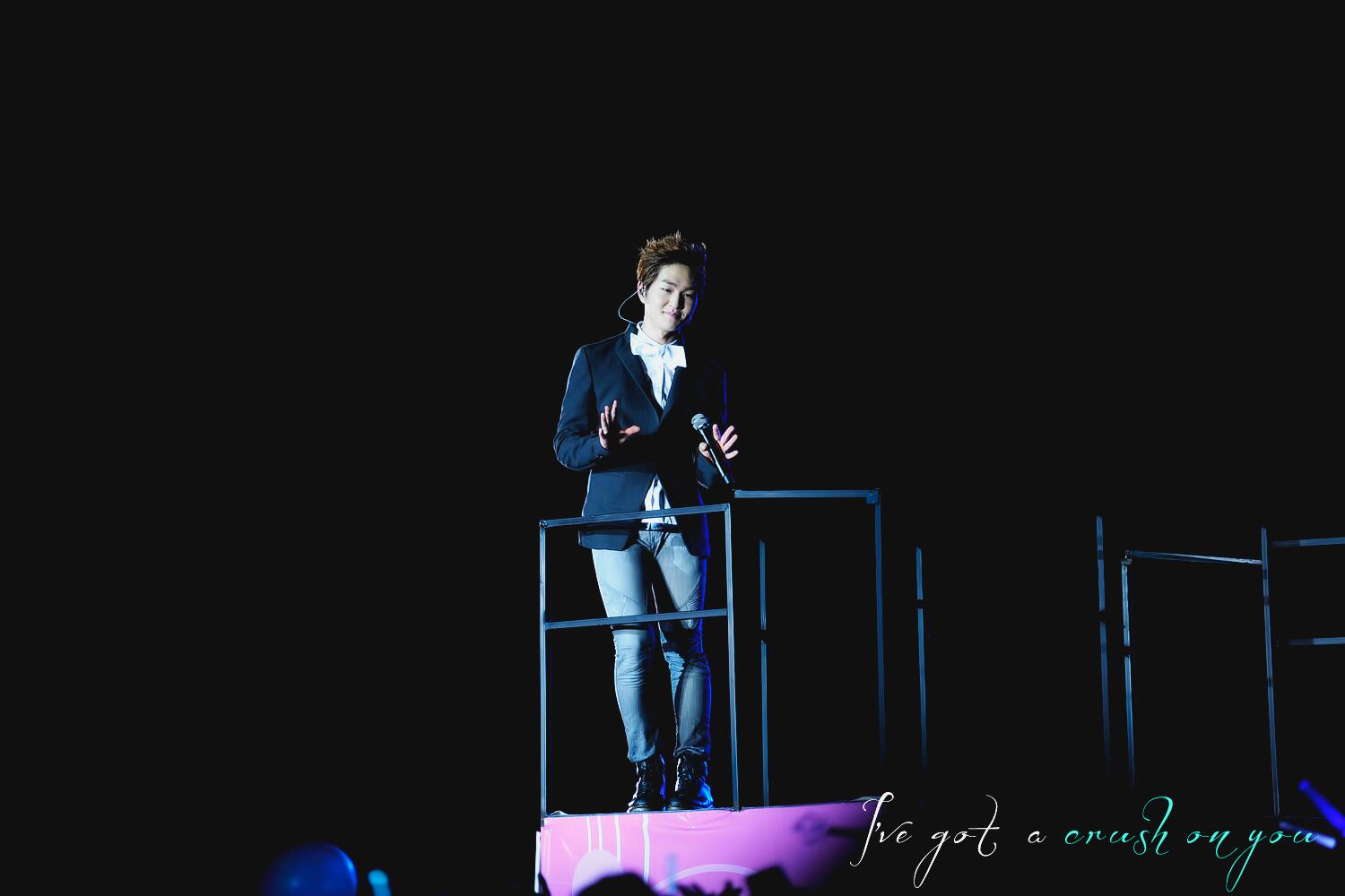 BbX8xQMCUAEbDuy.jpg:large