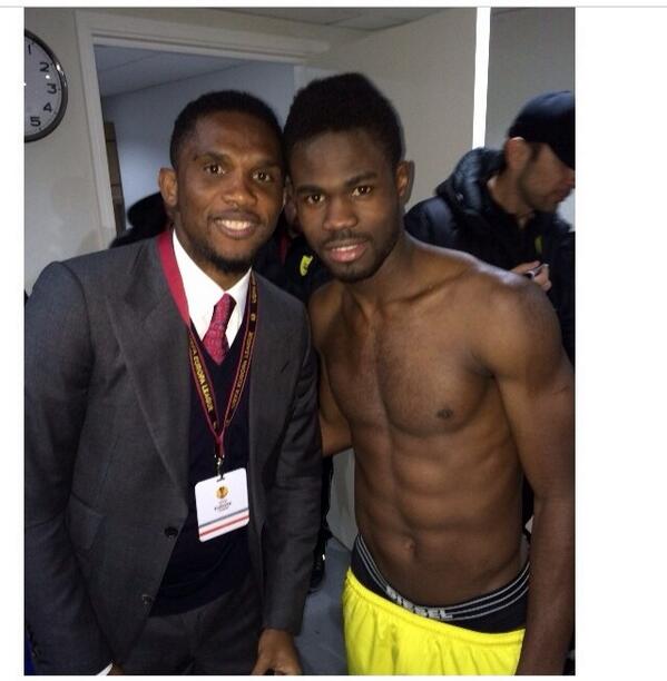 Razak's tweet photo. Last night game against spurs with Samuel Eto #legend http://t.co/SSgsceIDyl