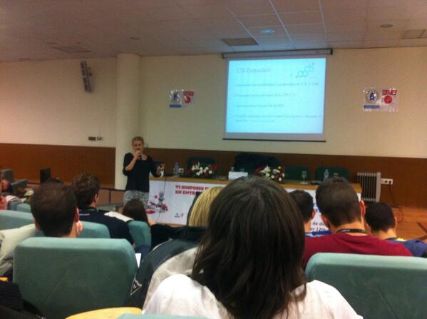 antoftrainer's tweet photo. Entendiendo a la mujer para estructurar su entrenamiento, con Susana Moral en el INEF http://t.co/ZvfmVsRUjs