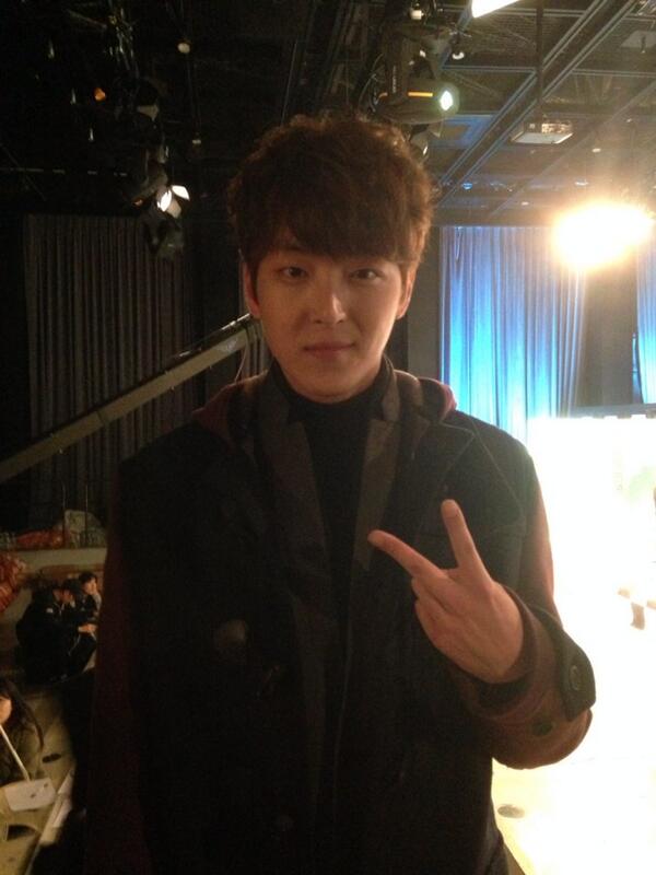 ohss311's tweet photo. 옴므5.0 촬영 때 ㅎㅎ http://t.co/offE7cP4bn