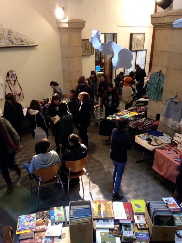 Sabeu que avui fem el mercat de Nadal a l'ESD?
