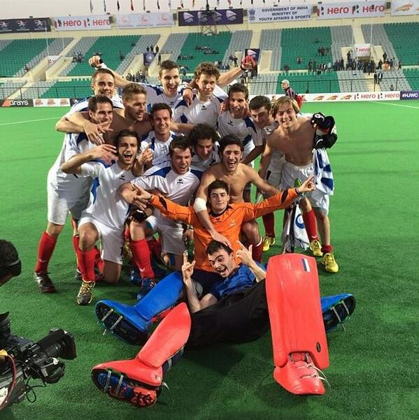 MargauxZep's tweet photo. #HJWC #final parfait les boys #FraU21!! @FourcroyL @ViviLockwood http://t.co/mPy1HwUtK0