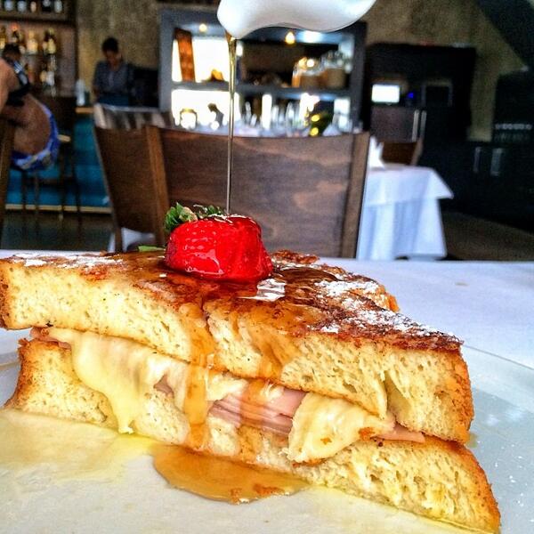 GourmetRD's tweet photo. New York Montecristo, una delicia del nuevo restaurante @MareaDR relleno de .... http://t.co/4BowXRtQtq #GourmetRD http://t.co/Ul3LcEgBZx