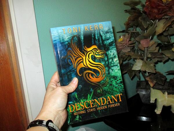 ToniKerr_Writer's tweet image. SQUEE! Holding my own ARC is such an amazing feeling! #accomplished