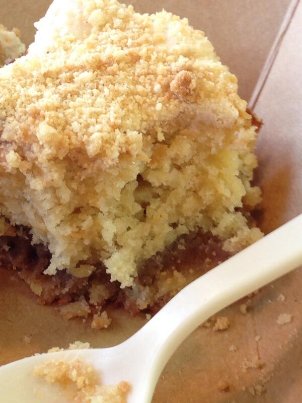 LouisColucciojr's tweet photo. Lunch. Amazing crumb cake at @robicellis seriously WOW. http://t.co/4hJwAACWNb