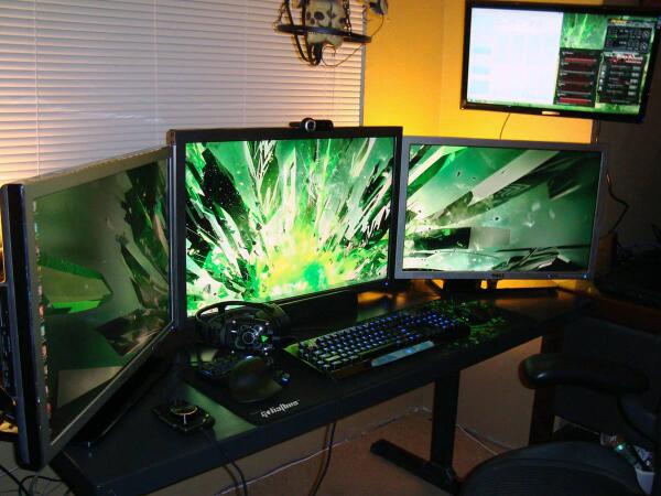 Razer's tweet image. Pretty sweet setup, Christopher Y.