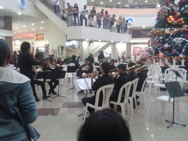 katyca's tweet photo. Un regalo para los que visitan el @CCCAltaVistaII en este momento 😊 http://t.co/5qvou5DFTS