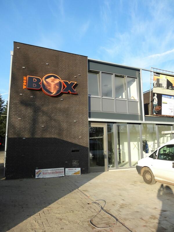 Glaifa's tweet photo. Jongerencentrum The Box in #Hilvarenbeek voorzien van stoere #lichtreclame met #led. Deel #sponsoring van #Glaifa! http://t.co/EVKVxV3I3X