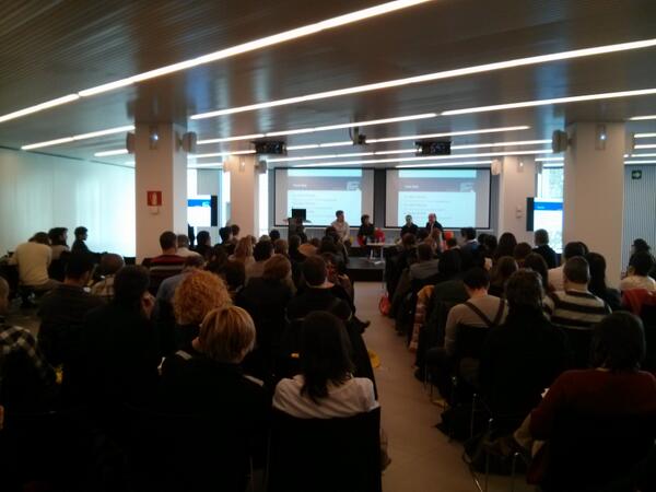 CatPL_swl's tweet photo. Avui hem assistit a la Jornada de la Internet Social amb la @DGTSI a Barcelona http://t.co/MNJCRut7K2