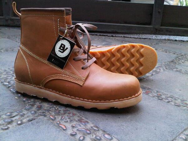 Hasil jadi boots <a href="/By_Footwear/">By Footwear</a>