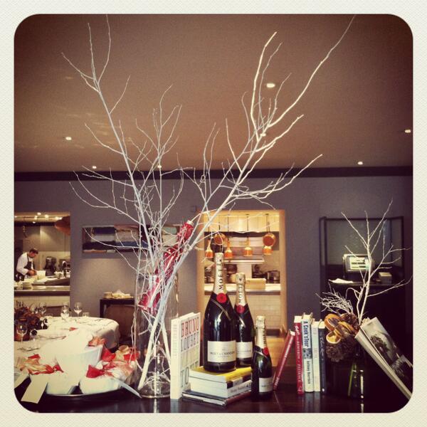 DandDLondon's tweet image. Counting down to #Christmas @Almeida_N1 #festive French feasting