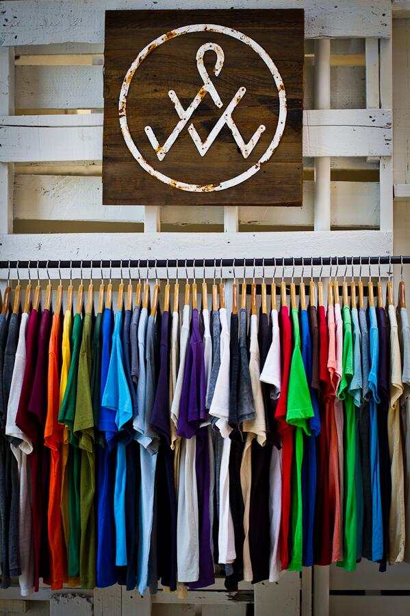 AlternativeApp's tweet photo. T-shirts, like people, come in many different colors and sizes. We happen to love them all. #teelove #livealternative http://t.co/qpZQED02WO