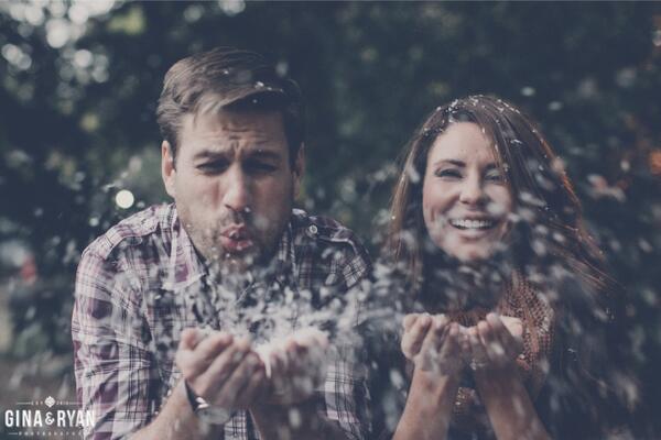 PintheDate's tweet photo. Loving the #holiday feel to this #engagement session http://t.co/DUAEwiL6rE captured by LA-based @GinaRyanPhoto | http://t.co/WKeQJdcE06