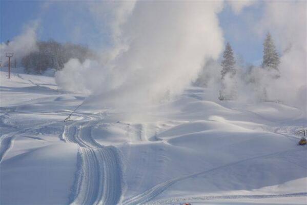 Sledtime's tweet photo. Searchmont Resort.   A significant amount of snow this early in the season. Photo courtesy of Searchmont Ski Resort http://t.co/jYXPbwoE5H