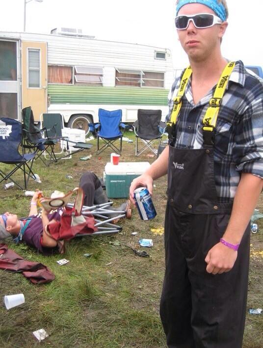 ZGottfried's tweet photo. Can't frickin wait for cfest 2014 @snolin002 @wyattcommon @BrettKlassen @Murdawg20 http://t.co/t0HKImQ5k6