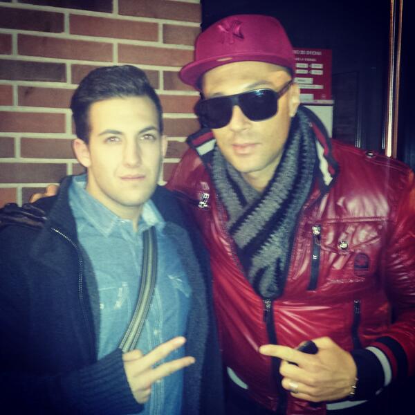 Calentando motores para mañana con un grande <a href="/fonchoartista/">F O N C H O</a>