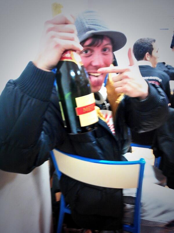 _ParkMe_'s tweet photo. La team Park'Me gagne le premier tour !!!!
Premier cadeau : CHAMPAGNE
#tizen #tizentoulouse #goparkme http://t.co/ZNSysgkRhI